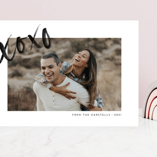 XO Frame Grand Valentine's Day Cards