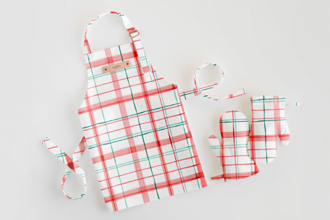 Fun plaid Personalizable Children's Apron and Mitt Set