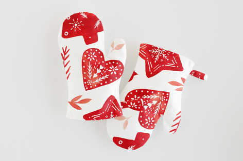 Simple Xmas Children's Oven Mitt Set