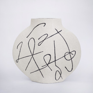 Ceramic Vase ‘Lune [M] - Lines’ Vases