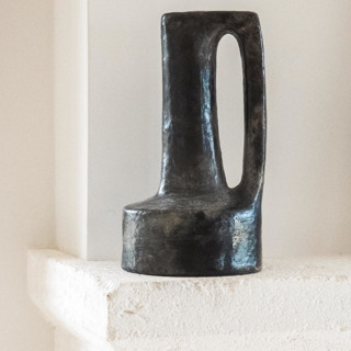 JAMILA IN BLACK Vases