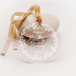 Personalized Acrylic White Floral Wreath Engagement Ornament, Set of 1 Couple gifts